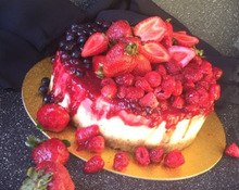 Cargar imagen en el visor de la galería, Cheesecake Tres Quesos Berries
